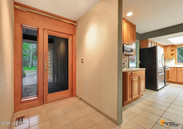 Photo 3 of Sale Pending at 4701 S Redoubt Dr, Wasilla, AK 99654 | MLS# 26-9788 | Listing updated on 2026-08-30