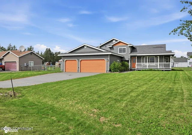 Photo 2 of Single family home for sale at 1300 S Pinnacle Mountain Dr, Palmer, AK 99645 | MLS# 26-10091 | Listing updated on 2026-09-24