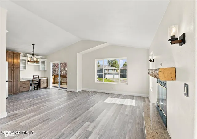Photo 4 of Single family home for sale at 1010 Bentree Cir, Anchorage, AK 99504 | MLS# 26-9410 | Listing updated on 2026-10-29