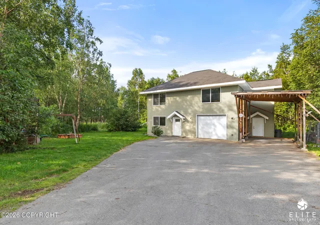 Photo 2 of Single family home for sale at 5020 N Ahina Cir, Wasilla, AK 99654 | MLS# 26-10078 | Listing updated on 2026-09-11