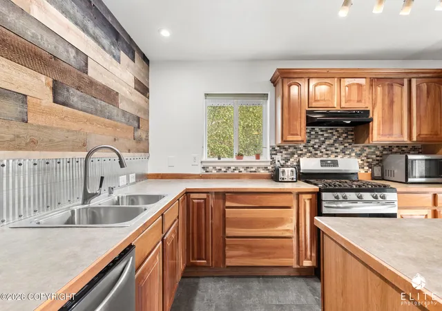 Photo 4 of Single family home for sale at 5020 N Ahina Cir, Wasilla, AK 99654 | MLS# 26-10078 | Listing updated on 2026-09-11