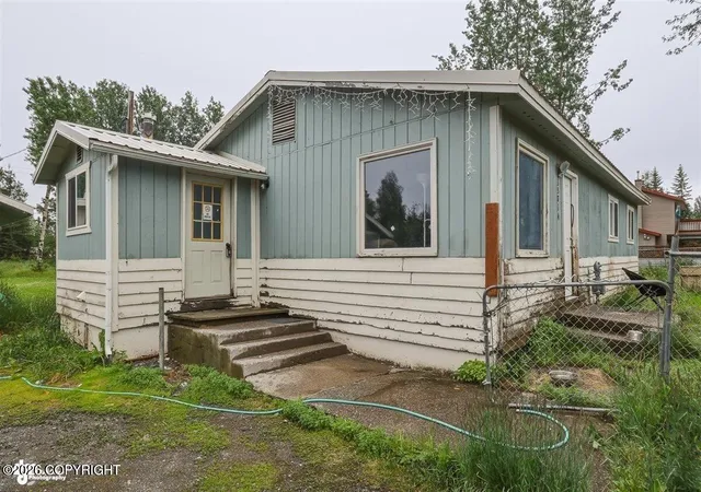 Photo 3 of Single family home for sale at 35814 Glory St, Soldotna, AK 99669 | MLS# 26-9443 | Listing updated on 2026-07-29