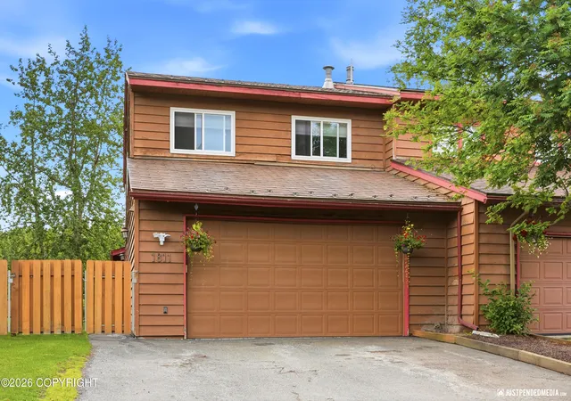 Photo 1 of Single family home for sale at 1811 Beaver Pl, Anchorage, AK 99504 | MLS# 26-9462 | Listing updated on 2026-08-03