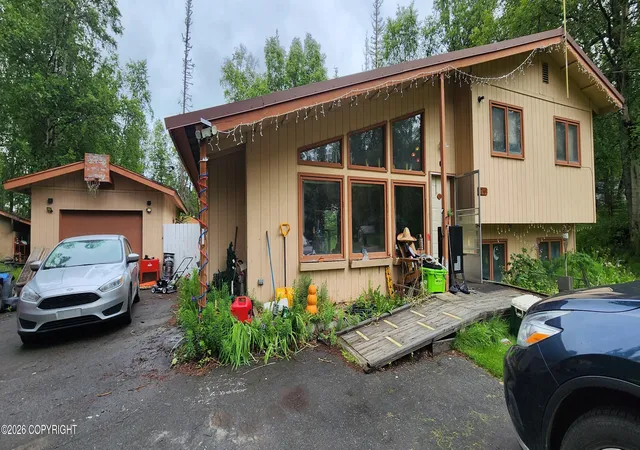 Photo 2 of Sale Pending at 8265 N Iditarod Cir, Wasilla, AK 99654 | MLS# 26-9708 | Listing updated on 2026-08-12