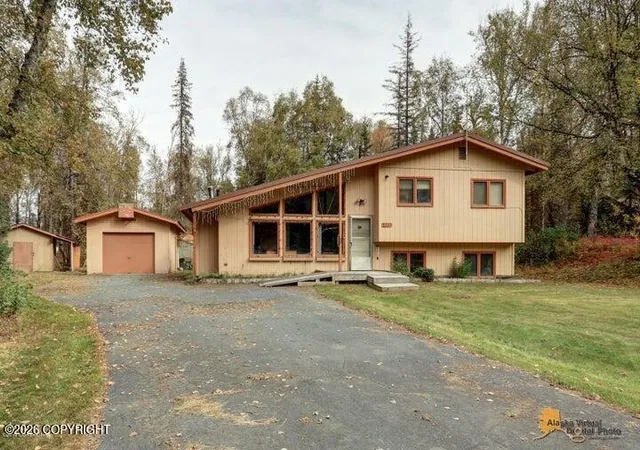 Photo 3 of Sale Pending at 8265 N Iditarod Cir, Wasilla, AK 99654 | MLS# 26-9708 | Listing updated on 2026-08-12