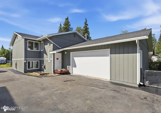 Photo 2 of Single family home for sale at 5929 E 21st Avenue, Anchorage, AK 99504 | MLS# 26-9488 | Listing updated on 2026-08-18
