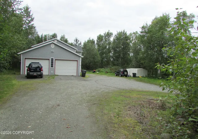 Photo 3 of Sale Pending at 610 W Holiday Dr, Wasilla, AK 99654 | MLS# 26-10863 | Listing updated on 2026-10-14