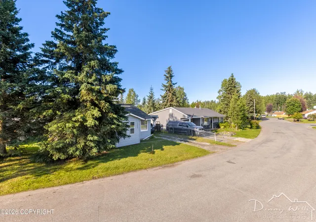 Photo 2 of Sale Pending at 6004 Miley Dr, Anchorage, AK 99504 | MLS# 26-9805 | Listing updated on 2026-08-22