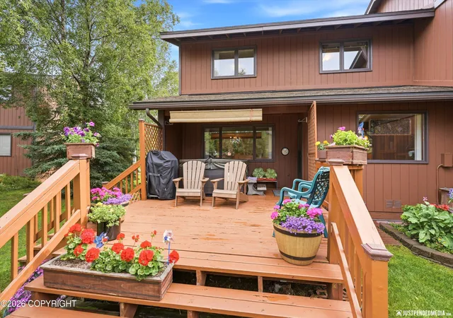 Photo 2 of Sale Pending at 7800 Raymar Cir, Anchorage, AK 99518 | MLS# 26-9528 | Listing updated on 2026-08-21