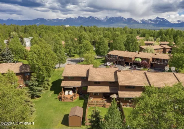 Photo 3 of Sale Pending at 7800 Raymar Cir, Anchorage, AK 99518 | MLS# 26-9528 | Listing updated on 2026-08-21