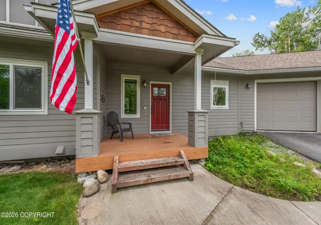 Photo 3 of Single family home for sale at 5920 E Summit Cir, Wasilla, AK 99654 | MLS# 26-9518 | Listing updated on 2026-09-30