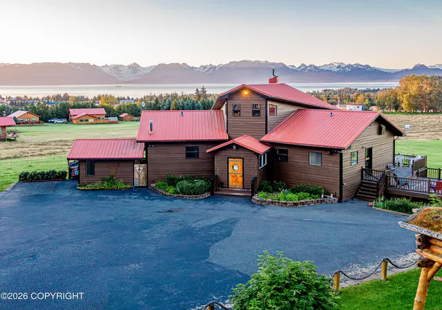 Photo 1 of Single family home for sale at 60871 Bear Crk Dr, Homer, AK 99603 | MLS# 26-9739 | Listing updated on 2026-08-06