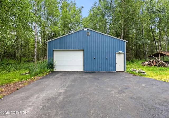 Photo 4 of Single family home for sale at 3441 N Banner Way, Wasilla, AK 99654 | MLS# 26-9695 | Listing updated on 2026-08-28