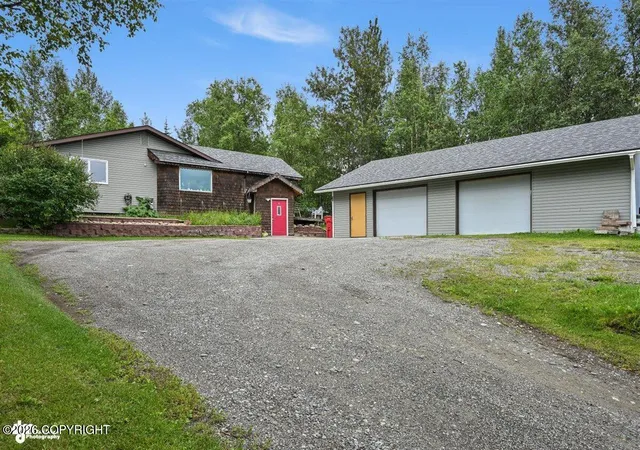 Photo 2 of Sale Pending at 3891 N Engstrom Rd, Wasilla, AK 99654 | MLS# 26-10079 | Listing updated on 2026-08-14