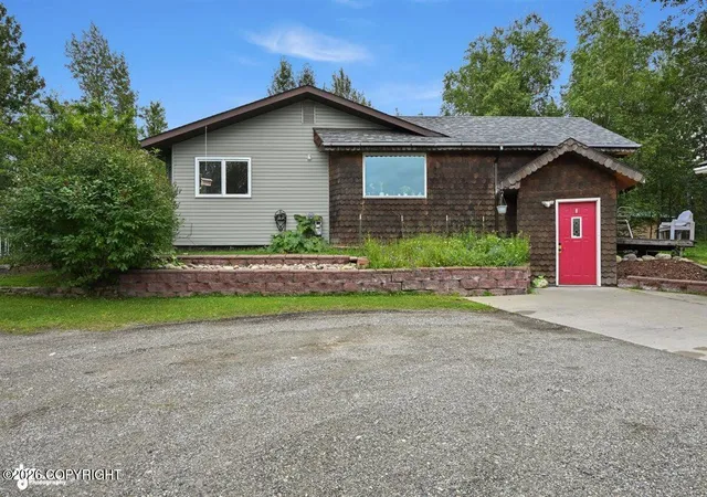 Photo 3 of Sale Pending at 3891 N Engstrom Rd, Wasilla, AK 99654 | MLS# 26-10079 | Listing updated on 2026-08-14