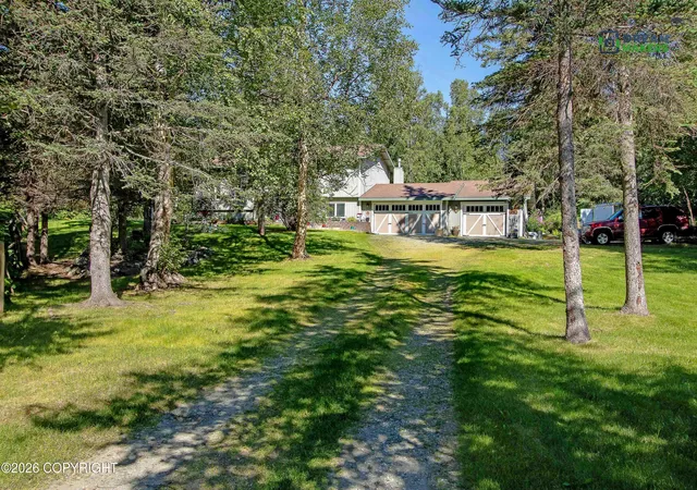 Photo 3 of Sale Pending at 5525 E Juniper Dr, Wasilla, AK 99654 | MLS# 26-9988 | Listing updated on 2026-08-26