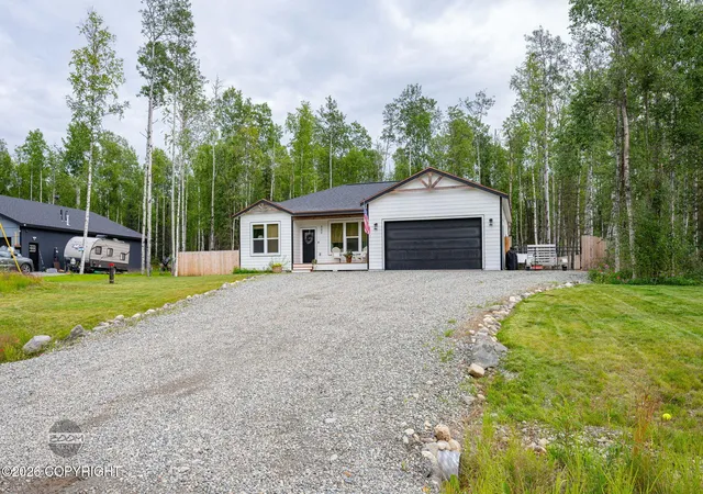 Photo 4 of Sale Pending at 505 N Wandering Way, Wasilla, AK 99623 | MLS# 26-9958 | Listing updated on 2026-08-17