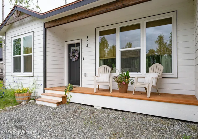 Photo 5 of Sale Pending at 505 N Wandering Way, Wasilla, AK 99623 | MLS# 26-9958 | Listing updated on 2026-08-17