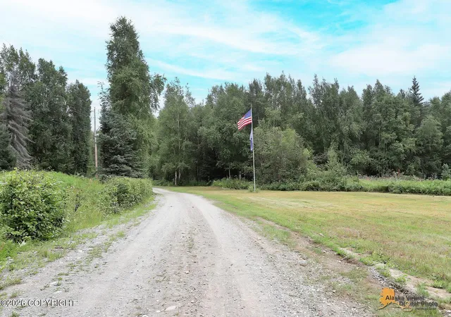 Photo 3 of Sale Pending at 7566 N Sushana Dr, Wasilla, AK 99654 | MLS# 26-10320 | Listing updated on 2026-09-03