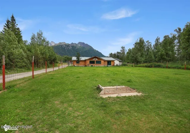 Photo 2 of Sale Pending at 1005 N Smith Rd, Palmer, AK 99645 | MLS# 26-9947 | Listing updated on 2026-08-17
