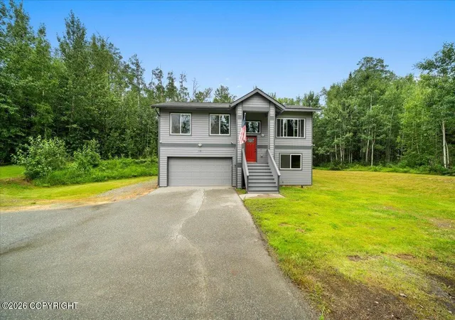 Photo 3 of Single family home for sale at 191 E Glen Cir, Wasilla, AK 99654 | MLS# 26-10101 | Listing updated on 2026-10-17