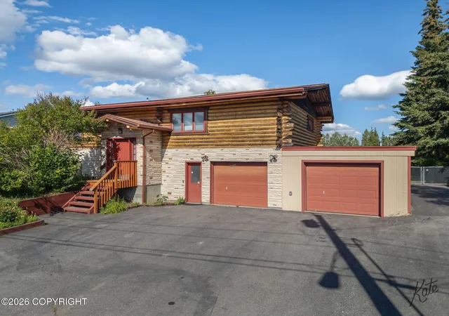 Photo 3 of Single family home for sale at 3048 Riverview Dr, Fairbanks, AK 99709 | MLS# 26-10127 | Listing updated on 2026-08-27