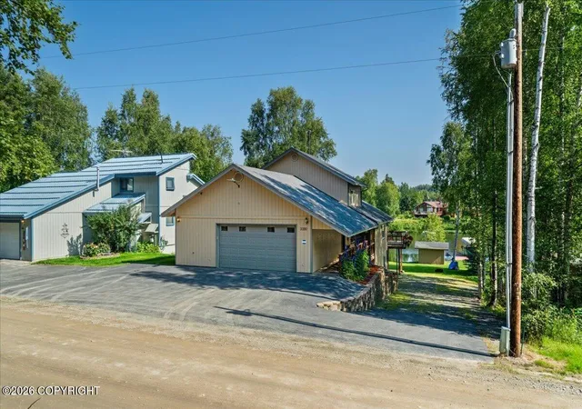 Photo 2 of Single family home for sale at 3330 S Lake View Loop, Big Lake, AK 99652 | MLS# 26-10358 | Listing updated on 2026-09-14