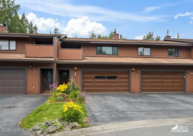 Photo 1 of Single family home for sale at 7822 Raymar Cir, Anchorage, AK 99518 | MLS# 26-10188 | Listing updated on 2026-08-16