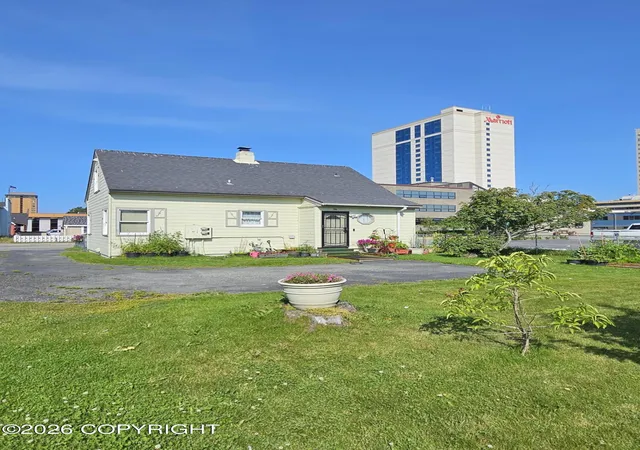 Photo 4 of Single family home for sale at 934 W 8th Avenue, Anchorage, AK 99501 | MLS# 26-10177 | Listing updated on 2026-08-31