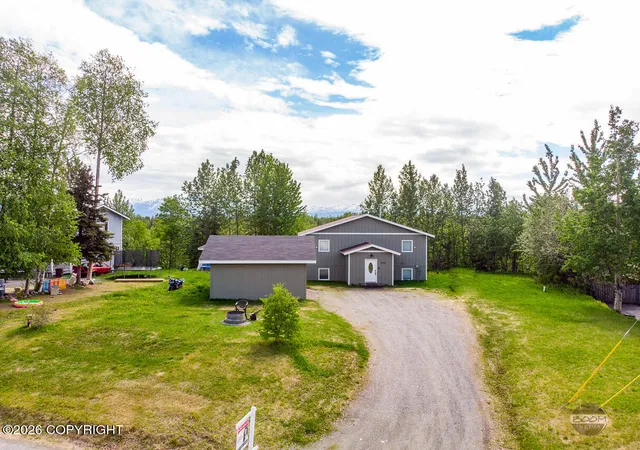 Photo 2 of Single family home for sale at 1550 E Raven Dr, Wasilla, AK 99654 | MLS# 26-10191 | Listing updated on 2026-09-06
