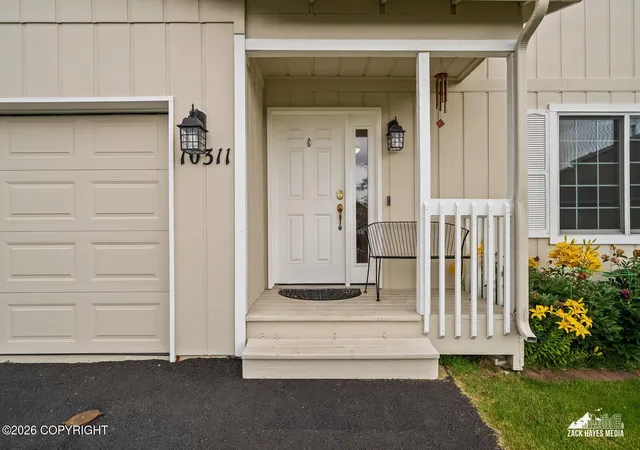 Photo 4 of Single family home for sale at 10311 Red Cedar Cir, Anchorage, AK 99507 | MLS# 26-10204 | Listing updated on 2026-09-23