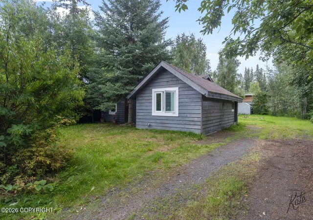 Photo 1 of Single family home for sale at 3175 Totem Dr, Fairbanks, AK 99709 | MLS# 26-10205 | Listing updated on 2026-09-11