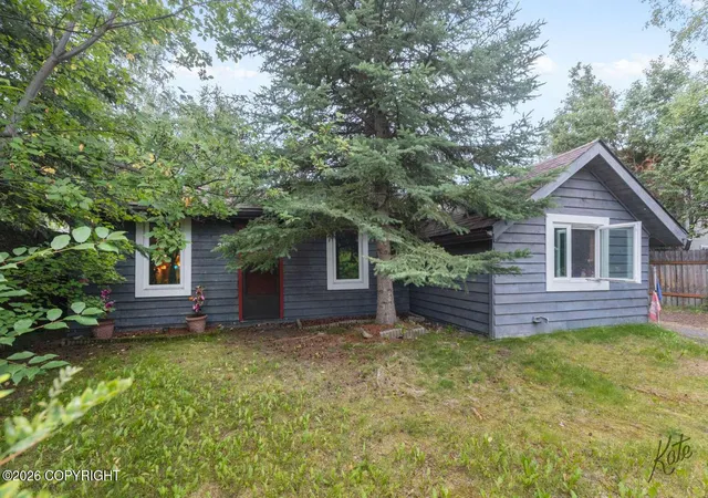 Photo 2 of Single family home for sale at 3175 Totem Dr, Fairbanks, AK 99709 | MLS# 26-10205 | Listing updated on 2026-09-11