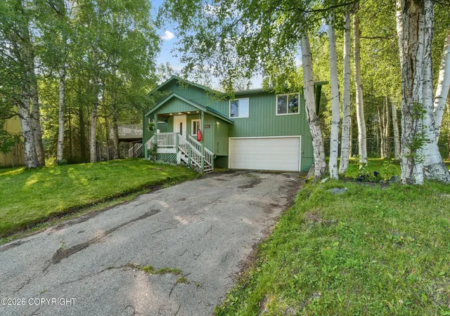 Photo 2 of Sale Pending at 941 Woodmar Pl, Anchorage, AK 99515 | MLS# 26-10237 | Listing updated on 2026-08-28