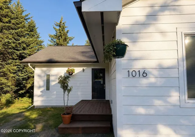 Photo 2 of Sale Pending at 1016 Hillfair Ct, Homer, AK 99603 | MLS# 26-10266 | Listing updated on 2026-08-21