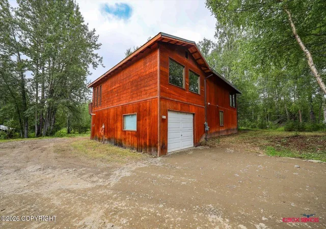 Photo 4 of Sale Pending at 8066 E Edgerton Parks Rd, Palmer, AK 99645 | MLS# 26-10314 | Listing updated on 2026-08-22