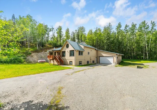 Photo 3 of Single family home for sale at 7400 N Mccarrey St, Palmer, AK 99645 | MLS# 26-10526 | Listing updated on 2026-08-21