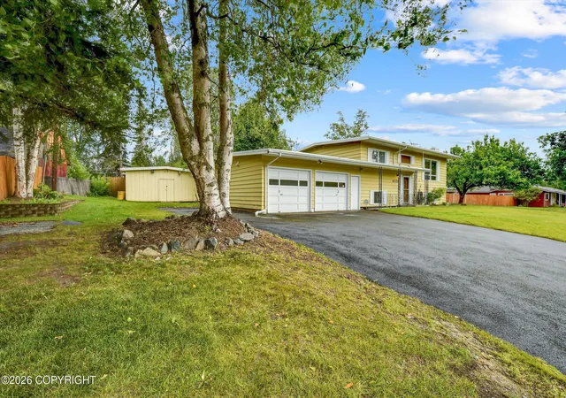 Photo 3 of Sale Pending at 4121 Irene Dr, Anchorage, AK 99504 | MLS# 26-10473 | Listing updated on 2026-10-02
