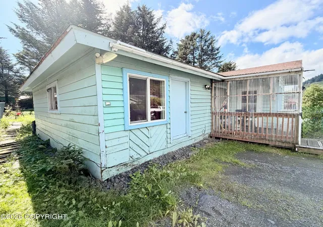 Photo 3 of Single family home for sale at 912 Hemlock St, Kodiak, AK 99615 | MLS# 26-10551 | Listing updated on 2026-09-04