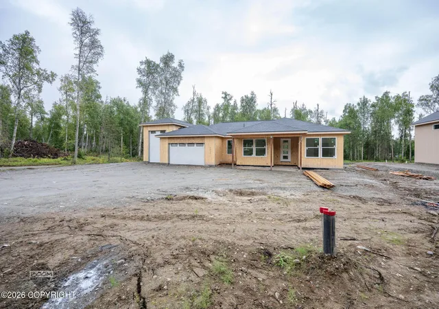Photo 3 of Sale Pending at 4312 S Gon Fishin Dr, Wasilla, AK 99623 | MLS# 26-10976 | Listing updated on 2026-09-24