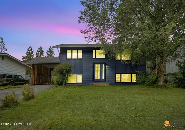 Photo 2 of Sale Pending at 7020 Altoona Dr, Anchorage, AK 99502 | MLS# 26-10708 | Listing updated on 2026-10-02