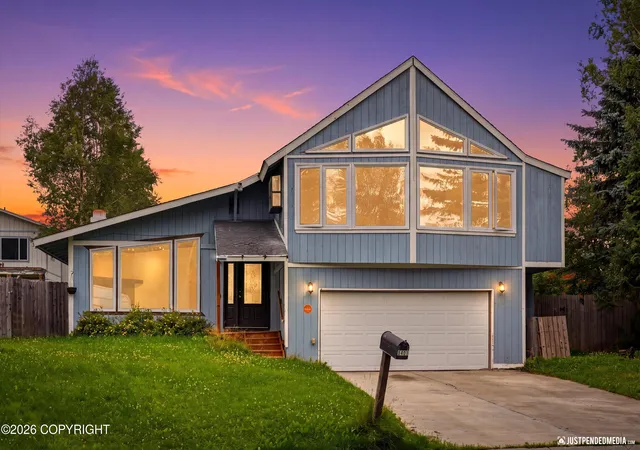 Photo 2 of Single family home for sale at 8401 Williwa Cir, Anchorage, AK 99504 | MLS# 26-10679 | Listing updated on 2026-09-09