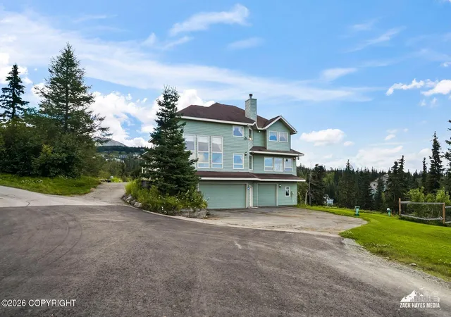 Photo 2 of Single family home for sale at 11800 Trails End Rd, Anchorage, AK 99507 | MLS# 26-10702 | Listing updated on 2026-08-24