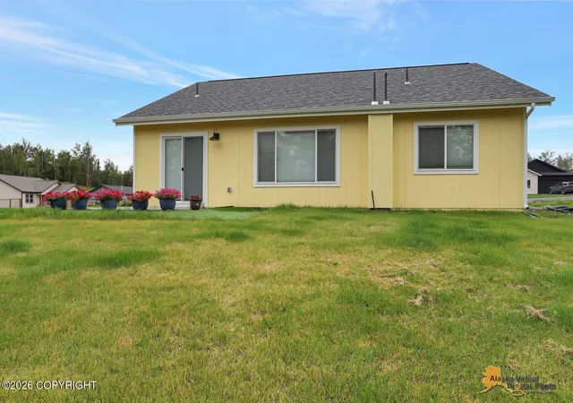 Photo 3 of Sale Pending at 2491 N Cottage Hill Dr, Palmer, AK 99645 | MLS# 26-10722 | Listing updated on 2026-09-08