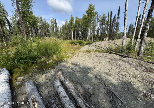 Photo 4 of Sale Pending at 4009 N Robin Hood Dr, Wasilla, AK 99623 | MLS# 26-10626 | Listing updated on 2026-08-23