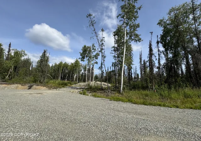 Photo 7 of Sale Pending at 4009 N Robin Hood Dr, Wasilla, AK 99623 | MLS# 26-10626 | Listing updated on 2026-08-23