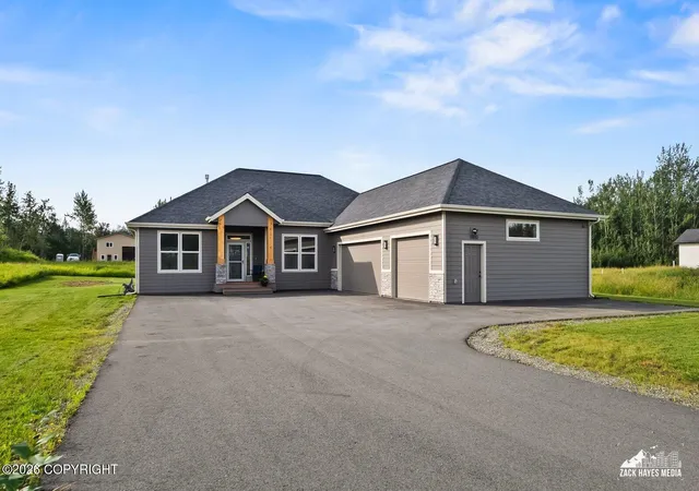 Photo 1 of Single family home for sale at 11810 E Apple Cir, Palmer, AK 99645 | MLS# 26-11076 | Listing updated on 2026-08-31