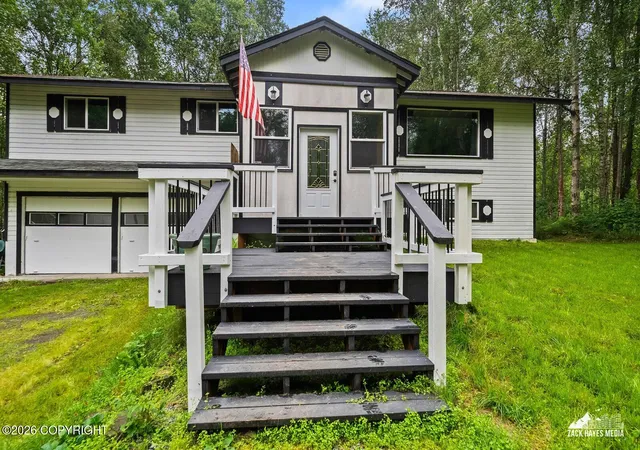 Photo 2 of Single family home for sale at 19517 Inlet View Dr, Chugiak, AK 99567 | MLS# 26-10692 | Listing updated on 2026-08-31