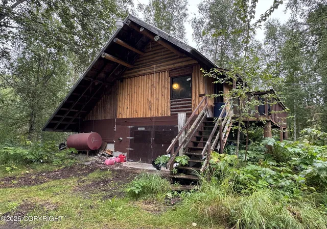 Photo 3 of Sale Pending at 8142 E Edgerton Parks Rd, Palmer, AK 99645 | MLS# 26-10707 | Listing updated on 2026-08-22