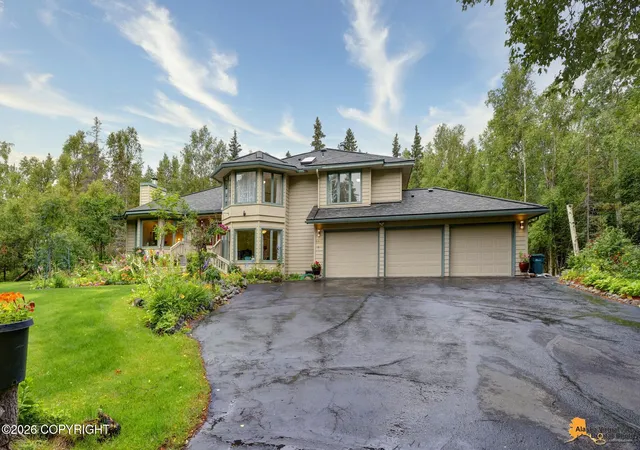 Photo 3 of Single family home for sale at 6601 Gunnison Dr, Anchorage, AK 99516 | MLS# 26-10742 | Listing updated on 2026-10-11
